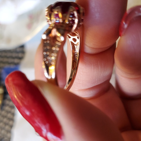 Elegant 925° Silver 2ct Lab.Ruby And 22 Litl Rubys Ring. - Picture 7 of 9